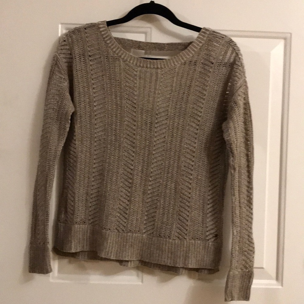 🍒3/$30 AEO open back grey sweater